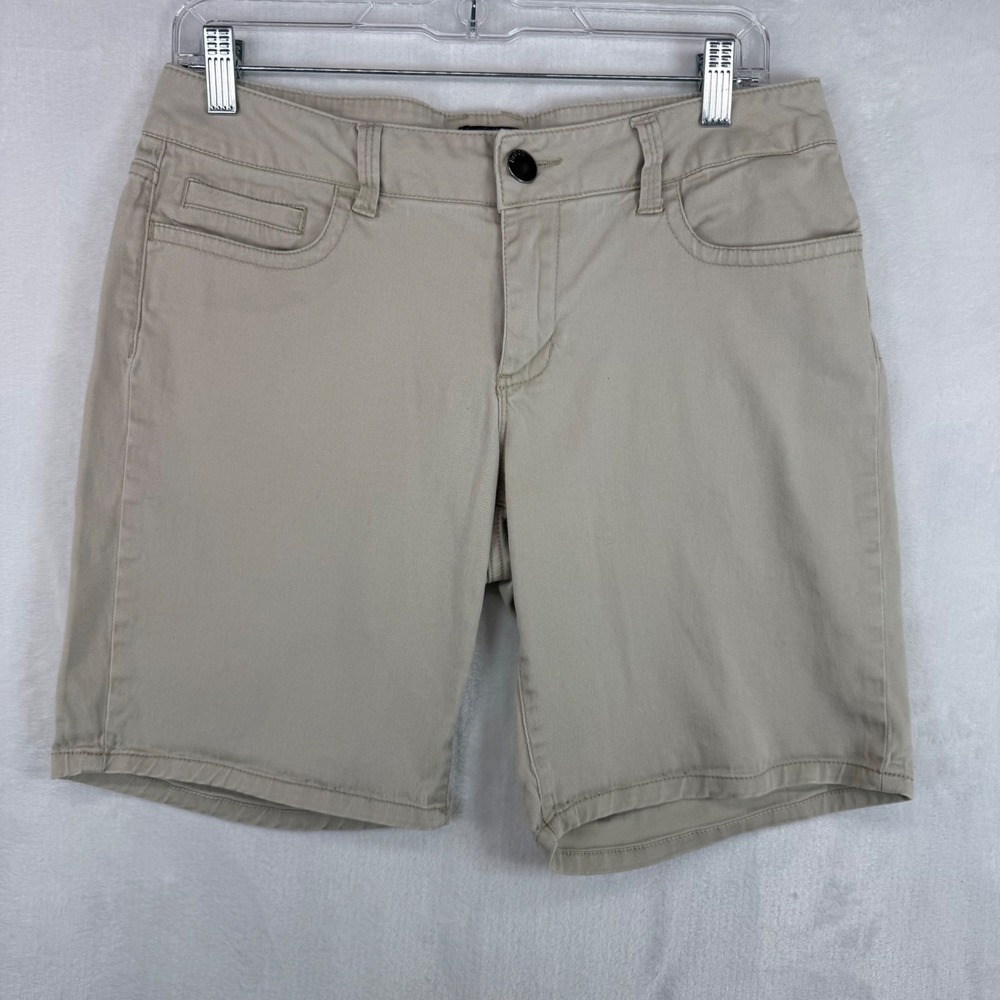 Be Bop Womens Khaki Bermuda Chino Shorts Tan Size 9 Stretch Cotton Mid Rise